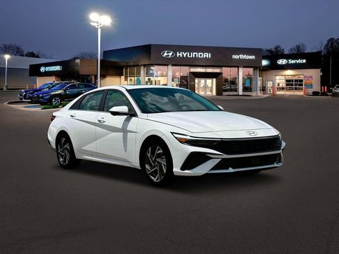 New 2025 Hyundai Elantra Limited image 11