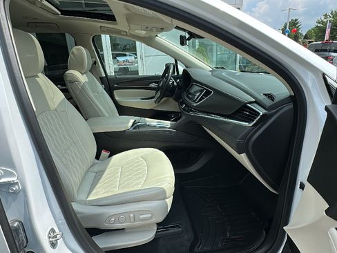 Used 2022 Buick Enclave Avenir w/ Avenir Technology Package AWD/4WD image 25