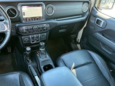 Used 2020 Jeep Gladiator Overland image 23