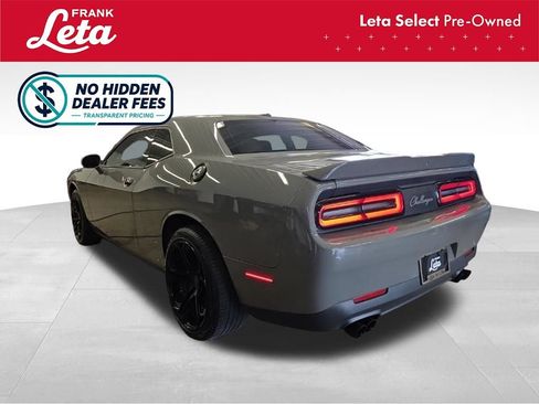 Used 2019 Dodge Challenger SXT RWD image 4