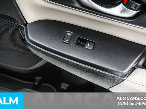 Used 2019 Honda CR-V Touring image 39
