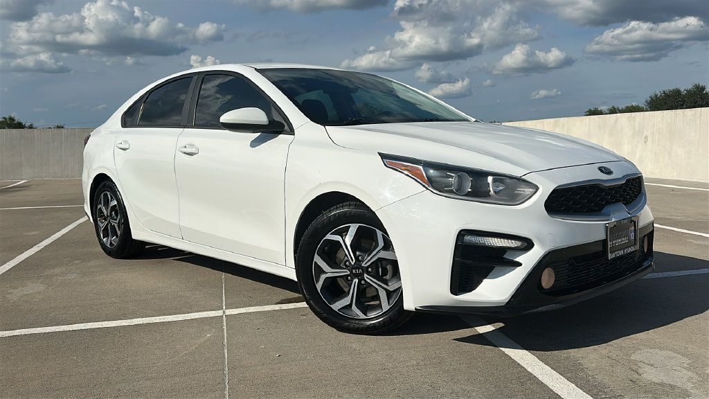 Used 2020 Kia Forte LXS FWD image 5
