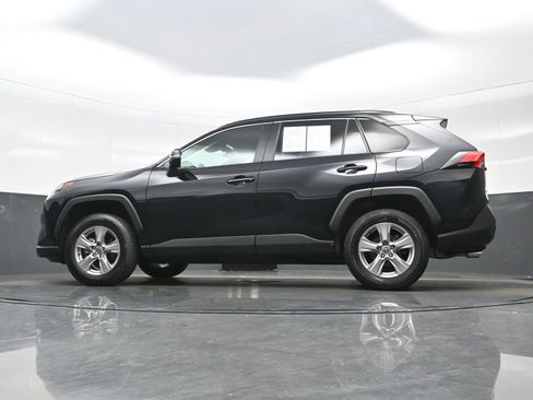 Used 2025 Toyota RAV4 XLE AWD/4WD image 29