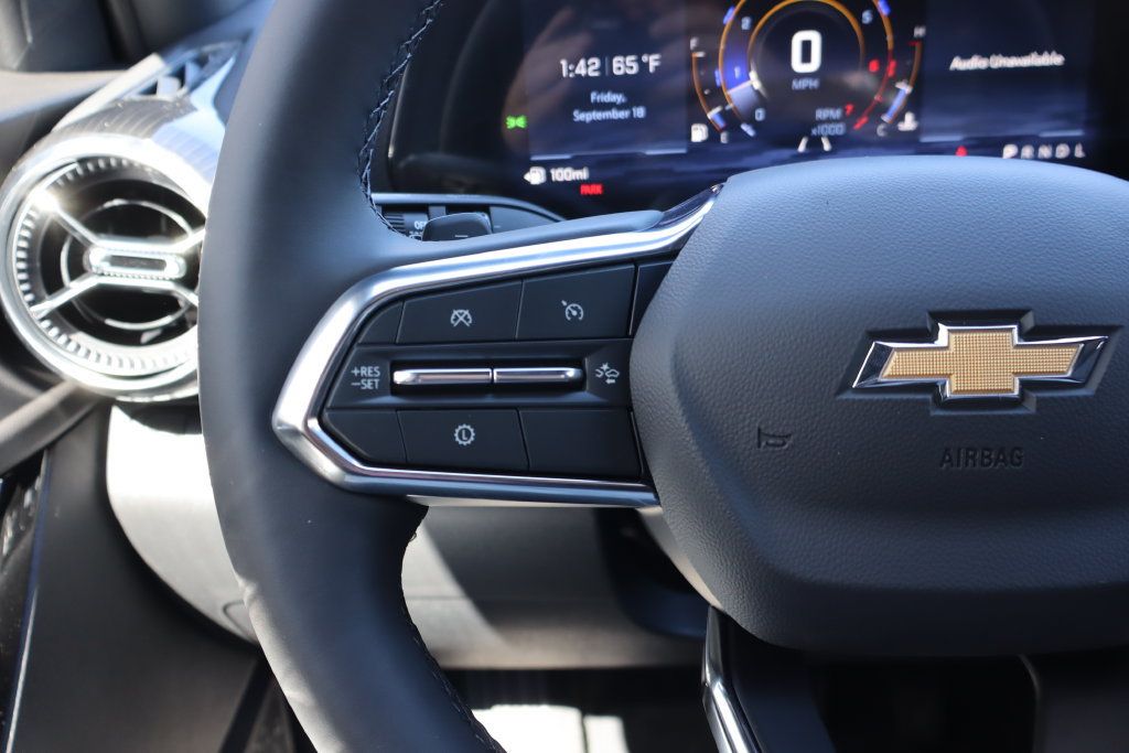 New 2027 Chevrolet Equinox LT FWD image 8