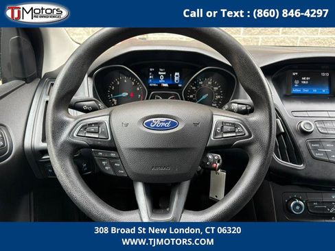 Used 2018 Ford Focus SE image 16