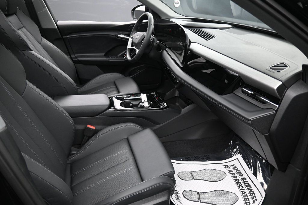 Used 2025 Audi Q6 e-tron Premium Plus w/ Premium Plus AWD/4WD image 29