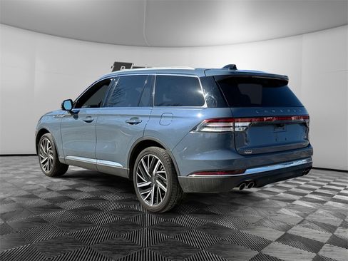 Used 2025 Lincoln Aviator Reserve w/ Equipment Group 201A image 3