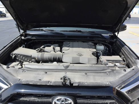 Used 2016 Toyota 4Runner SR5 Premium image 38