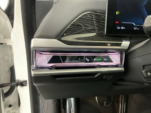 Used 2024 BMW i7 eDrive50 w/ M Sport Package RWD image 16