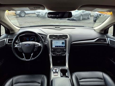 Used 2019 Ford Fusion SEL FWD image 10