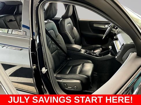 Used 2023 Volvo XC40 B5 Ultimate AWD/4WD image 34