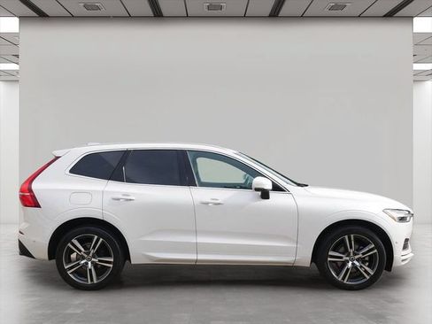 Used 2019 Volvo XC60 T5 Momentum w/ Multimedia Package AWD/4WD image 6