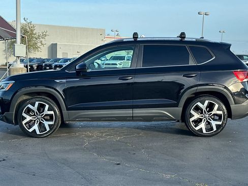 Used 2022 Volkswagen Taos SEL image 9