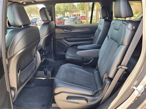 Certified 2025 Jeep Grand Cherokee L Altitude image 14