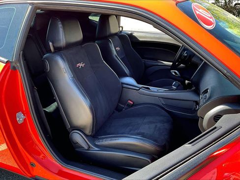 Used 2016 Dodge Challenger R/T Scat Pack w/ Leather Interior Group image 8