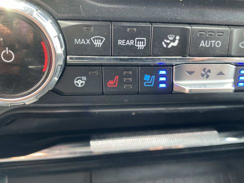 Used 2022 Ford F150 Lariat w/ Equipment Group 502A High AWD/4WD image 25