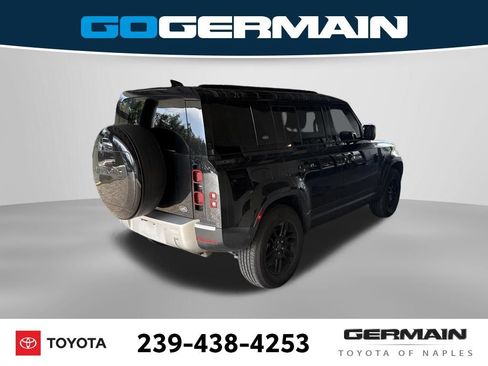 Used 2022 Land Rover Defender 110 S AWD/4WD image 8