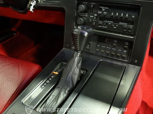Used 1988 Chevrolet Corvette Convertible RWD image 40