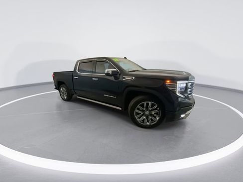 Used 2023 GMC Sierra 1500 Denali w/ Denali Reserve Package AWD/4WD image 7