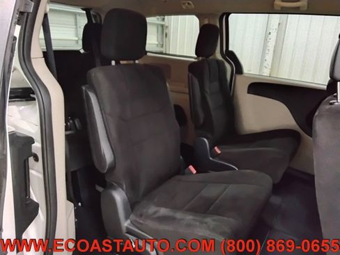 Used 2012 Dodge Grand Caravan SXT image 16