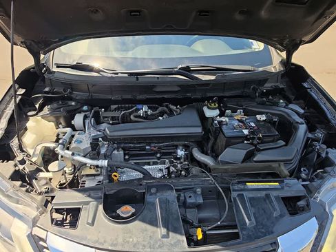Used 2019 Nissan Rogue SV AWD/4WD image 24