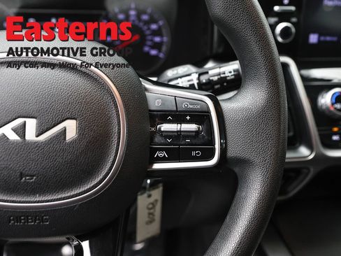 Used 2022 Kia Sorento LX FWD image 15