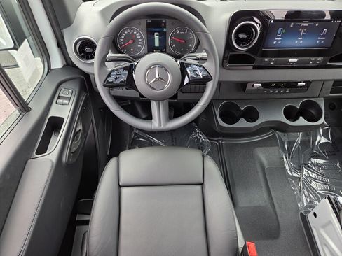 New 2026 Mercedes-Benz Sprinter 2500 image 18