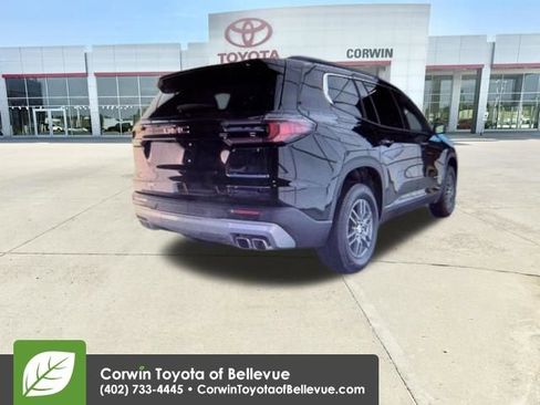 Used 2025 GMC Acadia Elevation image 2