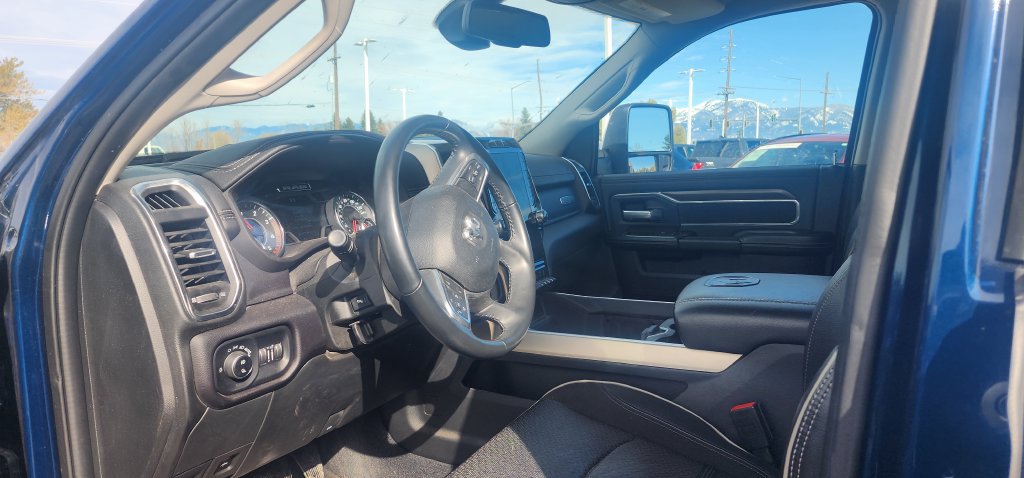 Used 2024 RAM 2500 Laramie w/ Cold Weather Group AWD/4WD image 3