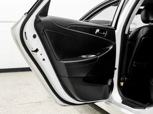 Used 2012 Hyundai Sonata SE w/ Navigation & Sunroof Pkg FWD image 53