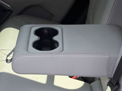 Used 2022 Jeep Grand Cherokee Summit image 11