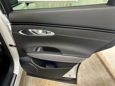 Used 2024 Genesis GV70 2.5T Advanced w/ Advanced Package image 30