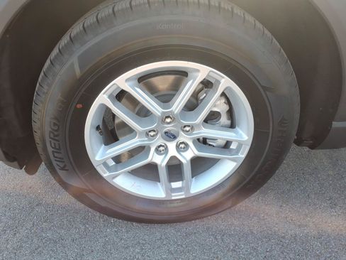 New 2026 Ford Explorer Active RWD image 9