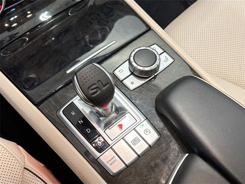 Used 2017 Mercedes-Benz SL 550 image 17