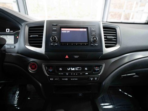 Used 2018 Honda Ridgeline Sport image 17