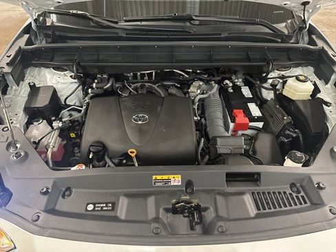Used 2022 Toyota Highlander XLE image 30
