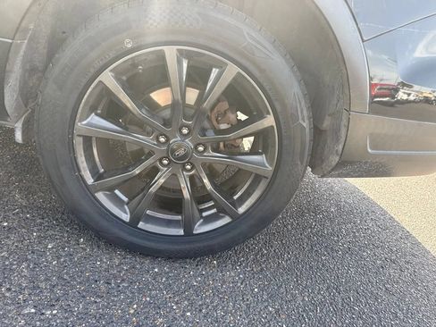 Used 2018 Ford Explorer XLT w/ Equipment Group 202A FWD image 12