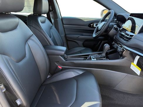 New 2026 Jeep Compass Limited image 15