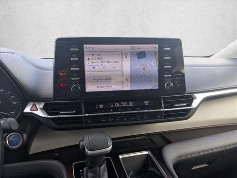 Used 2023 Toyota Sienna XLE image 11