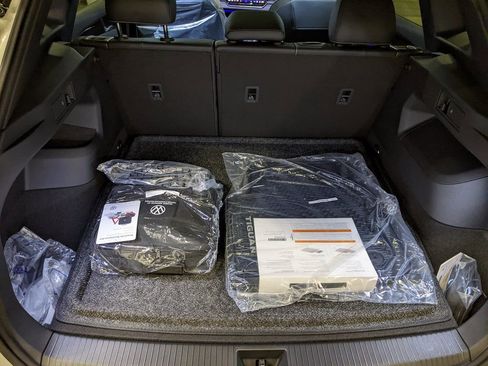 New 2026 Volkswagen Tiguan SE R-Line image 25