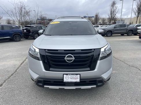 Certified 2023 Nissan Pathfinder Platinum w/ Black Appearance Package image 9