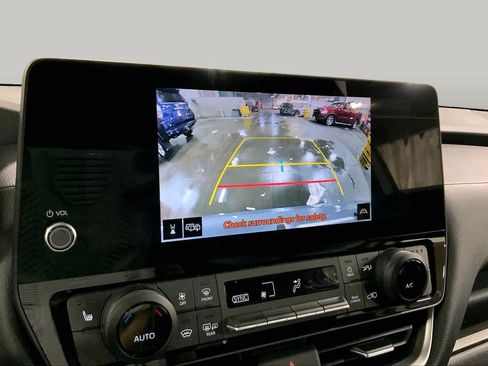 Used 2025 Toyota Grand Highlander AWD image 27