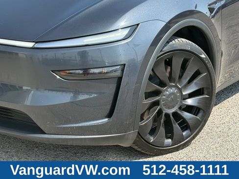 Used 2026 Tesla Model Y 2WD image 5