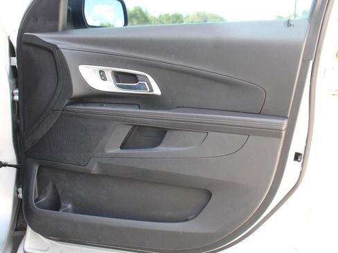 Used 2017 Chevrolet Equinox LS w/ LPO, Protection Package FWD image 18