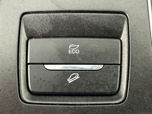 Used 2017 Ford Fusion Titanium image 21