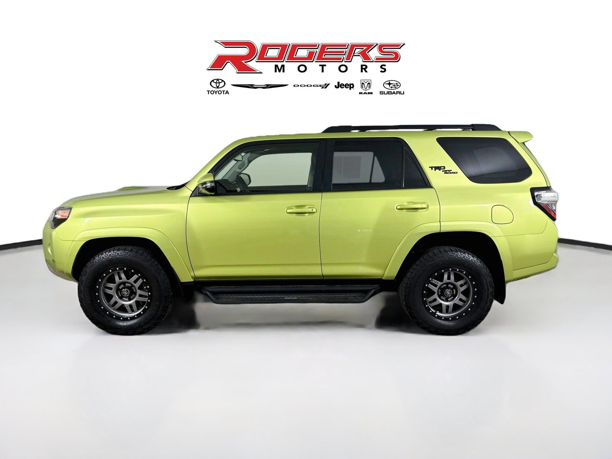 Certified 2023 Toyota 4Runner TRD Off-Road Premium w/ Moonroof Package AWD/4WD image 9