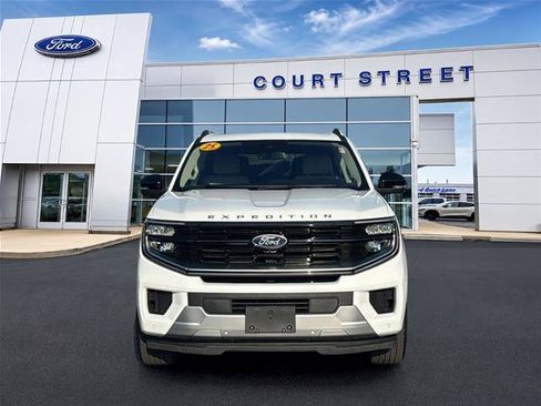 Certified 2025 Ford Expedition Max Platinum AWD/4WD image 2