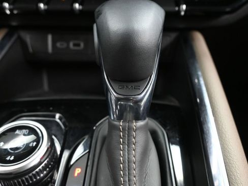 Used 2024 GMC Canyon Denali image 37