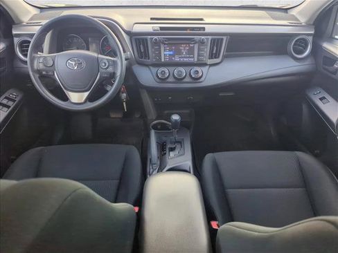 Used 2018 Toyota RAV4 LE image 25