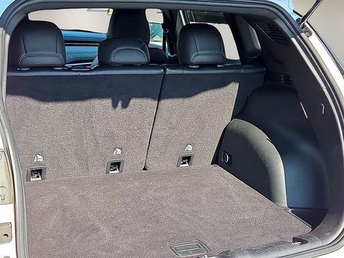 Used 2024 Jeep Compass Latitude image 11